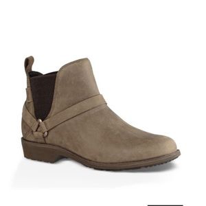 Final price Teva De La Vina Dos Chelsea 9 EUC